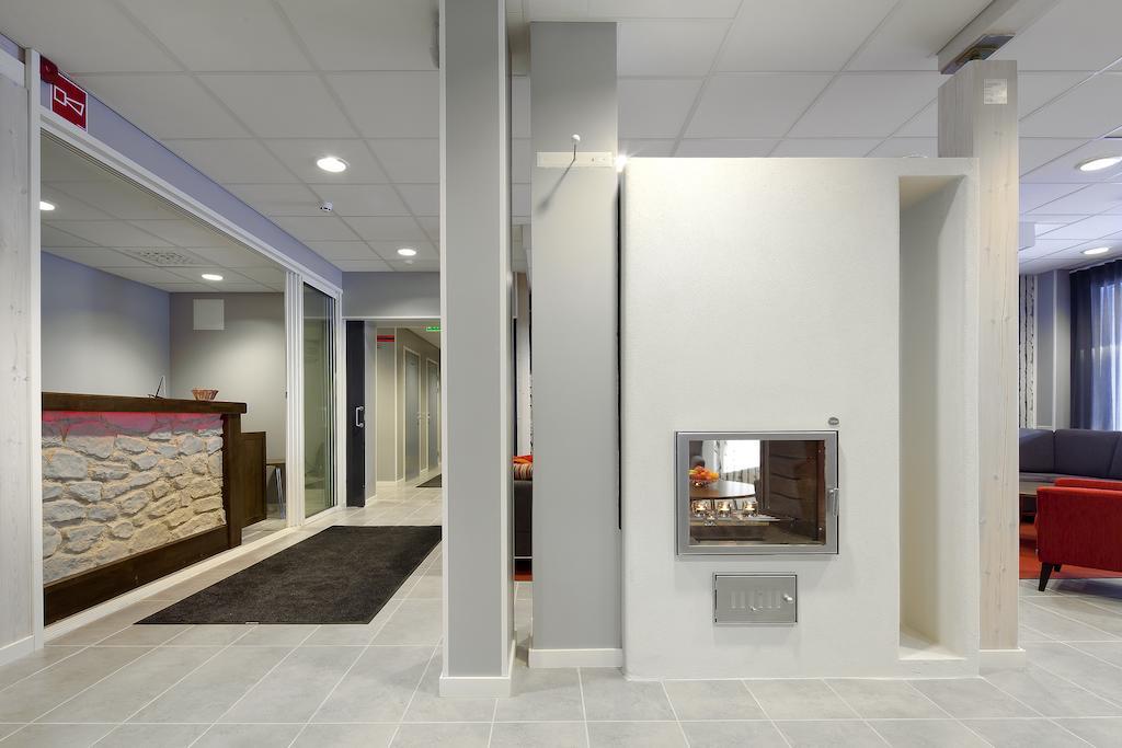Rento Hotelli Virasoja Exterior foto